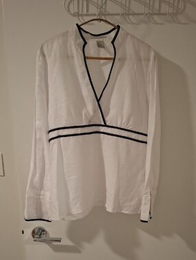 Elegant 100% Linen White & Black Tuxedo-style Cross-over Collarless Top (Size L)